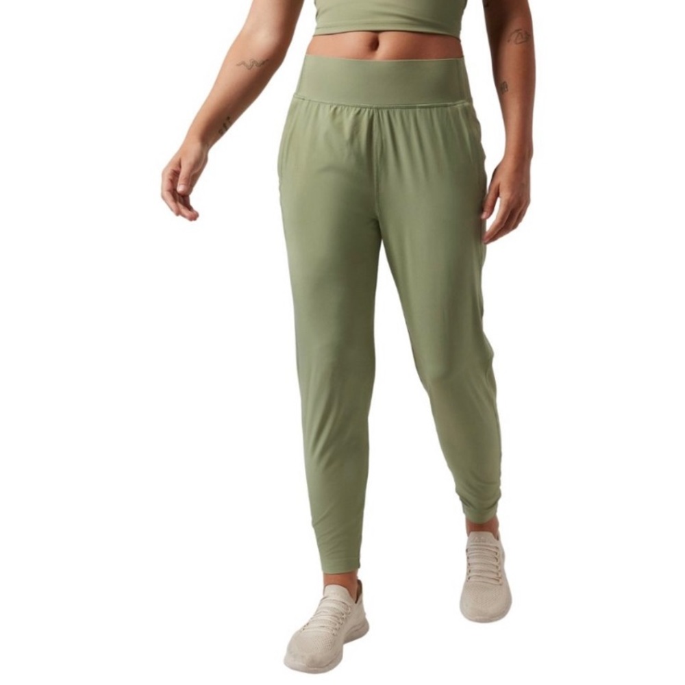 Athleta Run With it Pant in Eucalyptus Olive (green) Medium